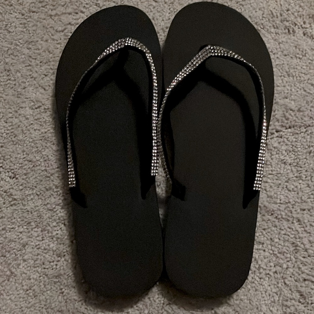 Black Rhinestone Flip Flop Sandals Womens 39 Size 8 New - Picture 2 of 3